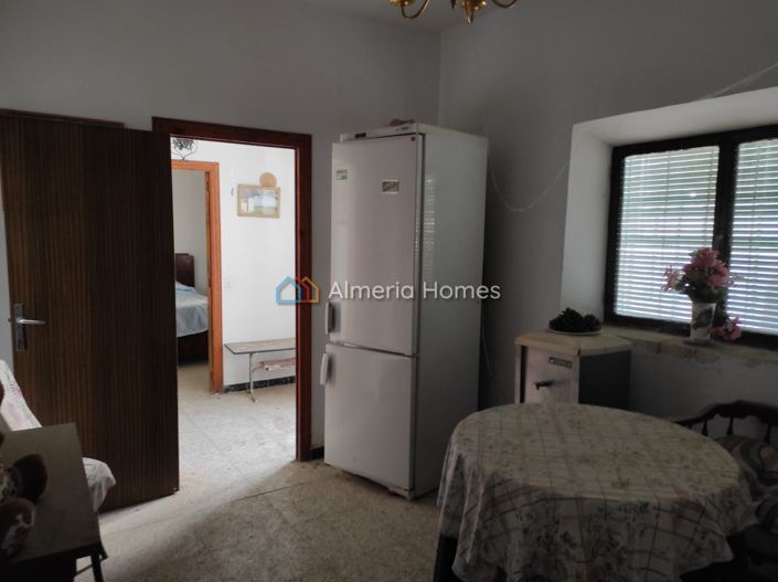 Image No.4-6 Bed Village House for sale