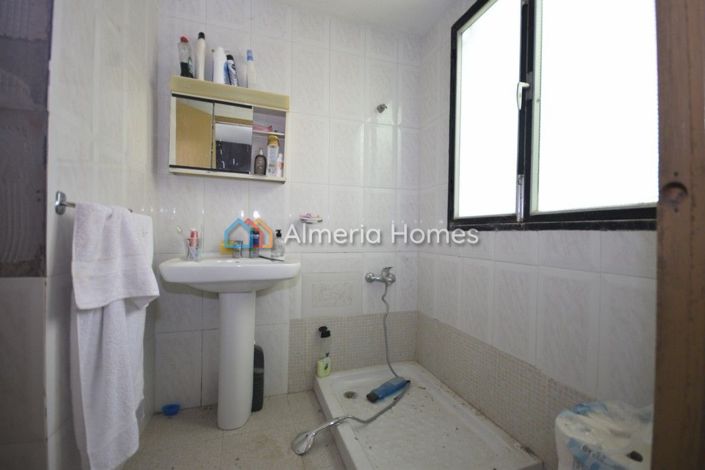 Image No.11-3 Bed Country House for sale