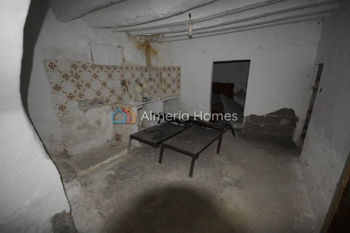 Image No.14-3 Bed Country House for sale