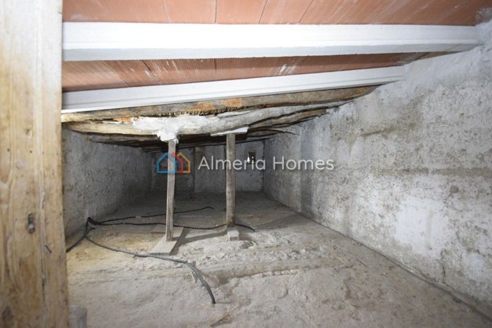 Image No.18-3 Bed Country House for sale