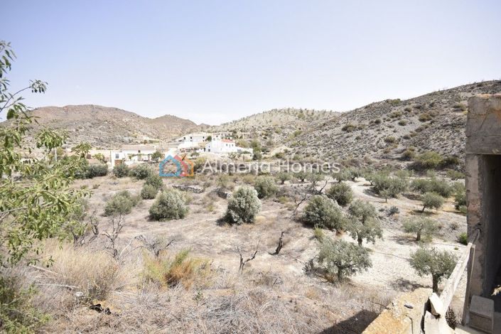 Image No.8-3 Bed Country House for sale