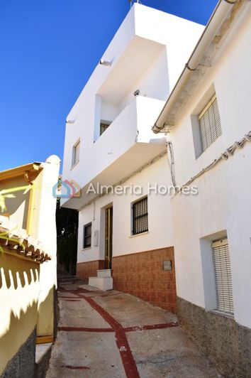 Image No.1-5 Bed Village House for sale