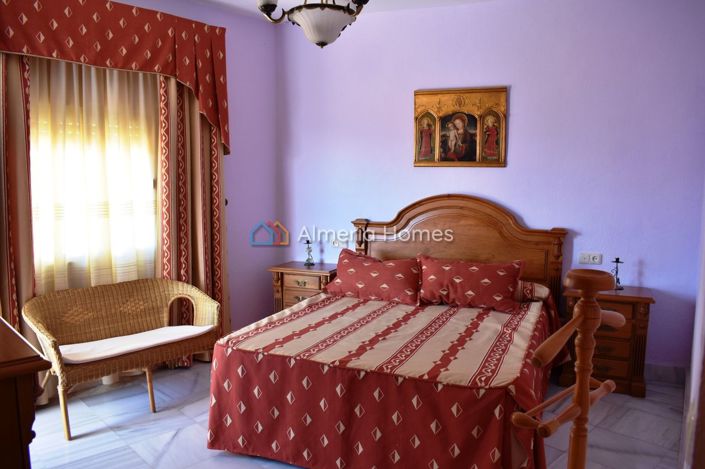 Image No.4-5 Bed Village House for sale