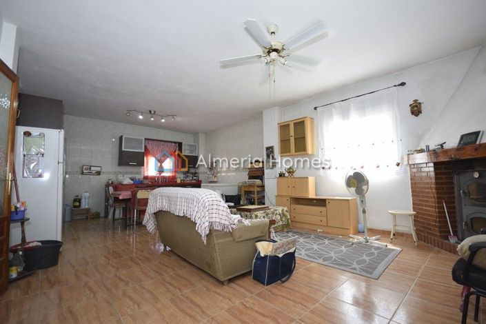 Image No.7-2 Bed Country House for sale