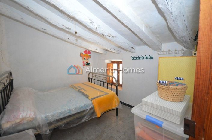 Image No.12-4 Bed Townhouse for sale