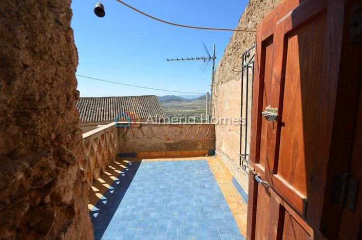 Image No.14-4 Bed Townhouse for sale