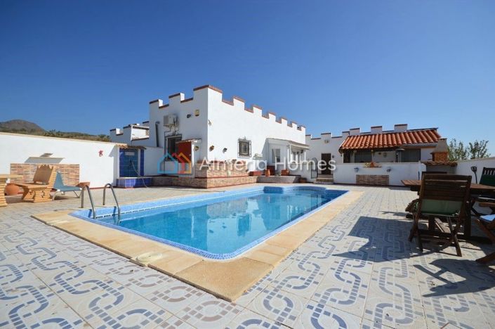 Image No.1-3 Bed Villa for sale