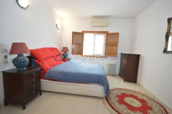 Image No.12-3 Bed Villa for sale