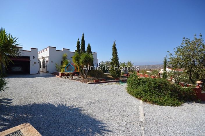 Image No.18-3 Bed Villa for sale