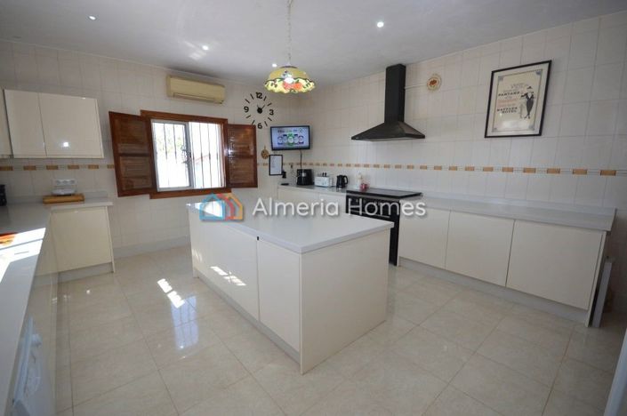 Image No.7-3 Bed Villa for sale
