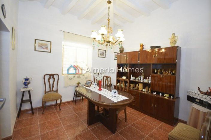 Image No.10-4 Bed Townhouse for sale