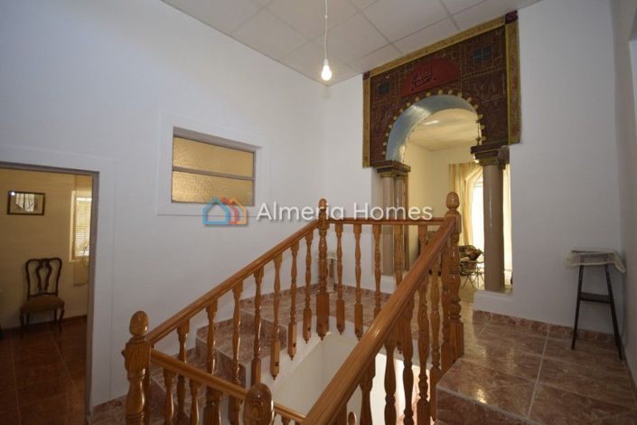 Image No.14-4 Bed Townhouse for sale