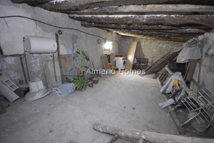 Image No.17-4 Bed Townhouse for sale