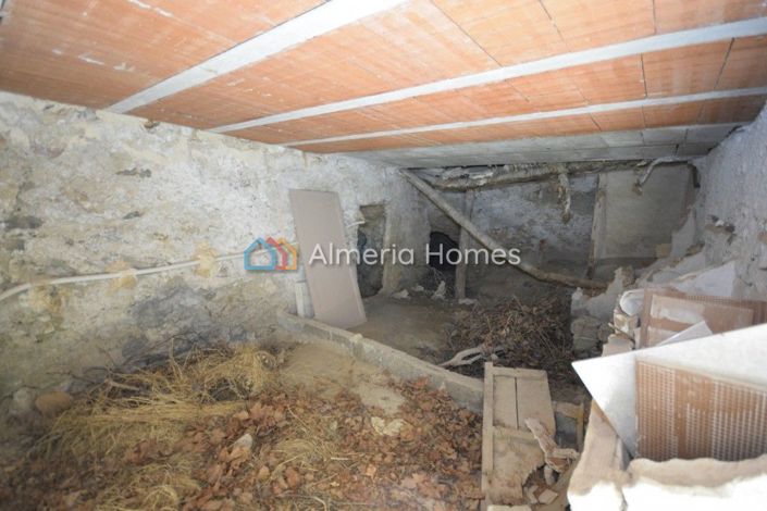 Image No.18-4 Bed Townhouse for sale