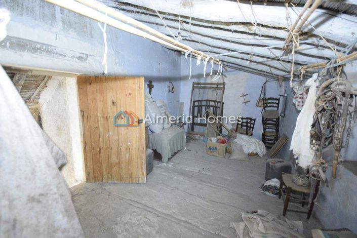 Image No.19-4 Bed Townhouse for sale