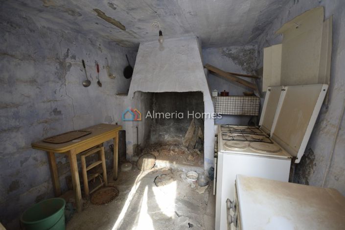 Image No.22-4 Bed Townhouse for sale