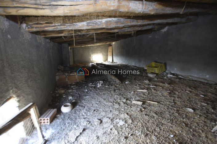 Image No.26-4 Bed Townhouse for sale