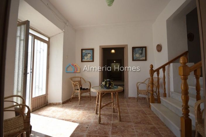 Image No.4-4 Bed Townhouse for sale