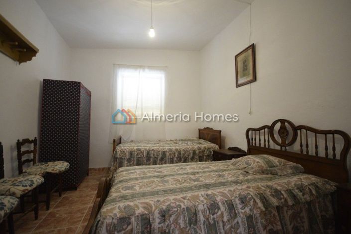 Image No.6-4 Bed Townhouse for sale