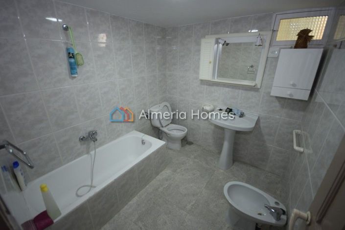 Image No.9-4 Bed Townhouse for sale