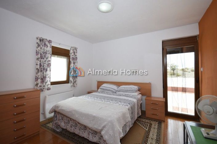 Image No.16-5 Bed Country House for sale