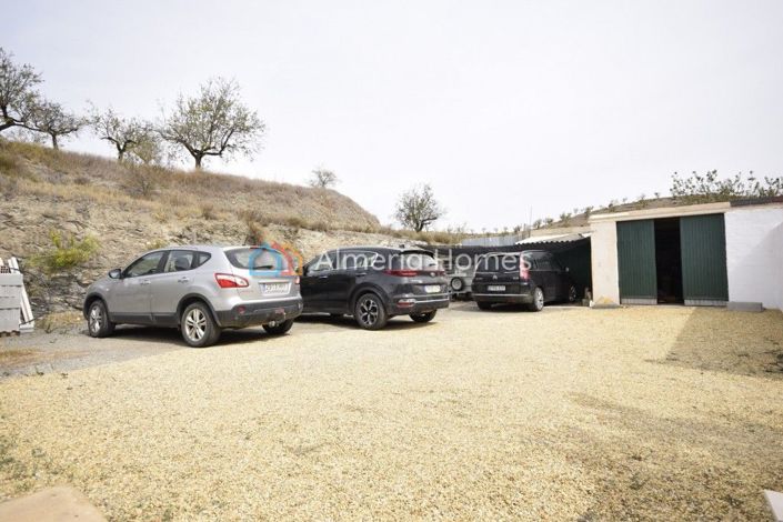 Image No.20-5 Bed Country House for sale