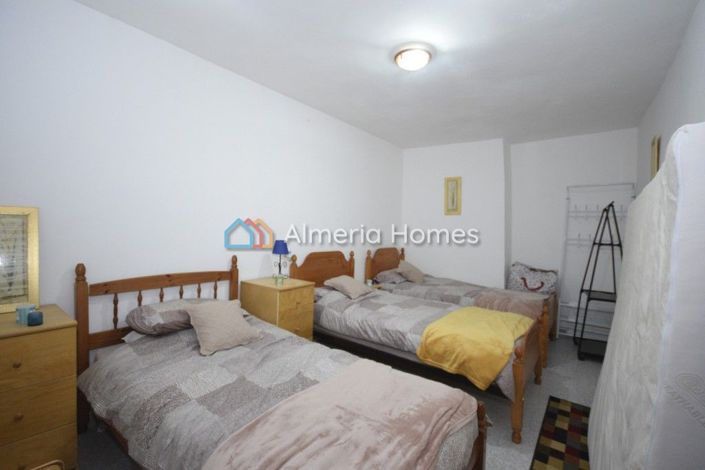 Image No.19-6 Bed Country House for sale