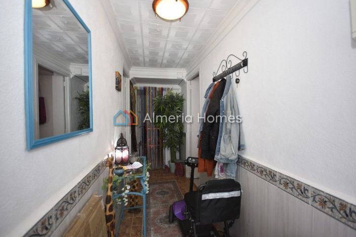 Image No.6-6 Bed Country House for sale