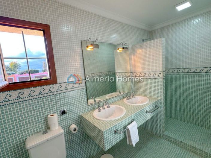 Image No.10-3 Bed Villa for sale