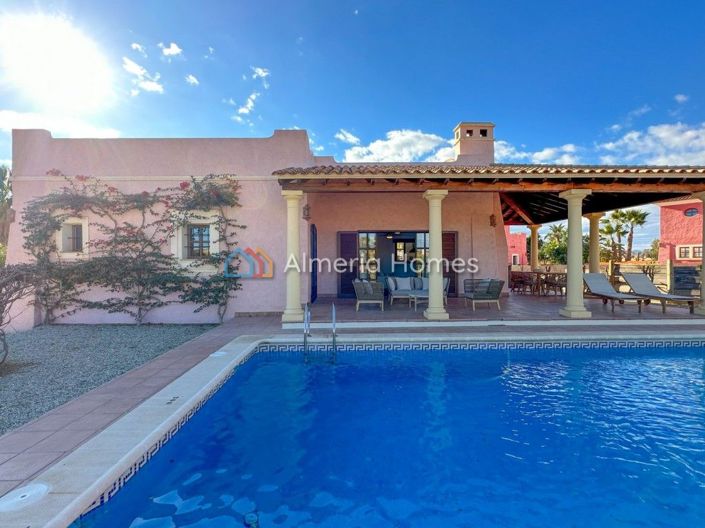 Image No.2-3 Bed Villa for sale