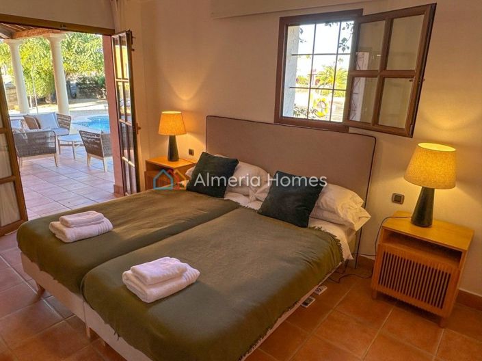 Image No.7-3 Bed Villa for sale