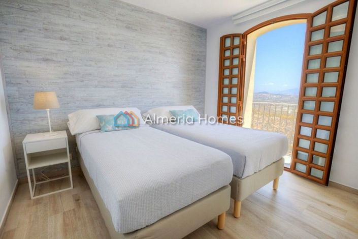 Image No.6-3 Bed Apartment for sale