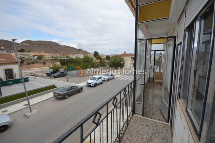 Image No.15-3 Bed Townhouse for sale