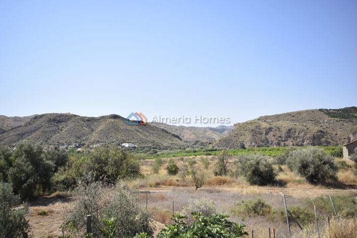 Image No.25-3 Bed Townhouse for sale