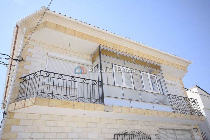 Image No.3-3 Bed Townhouse for sale