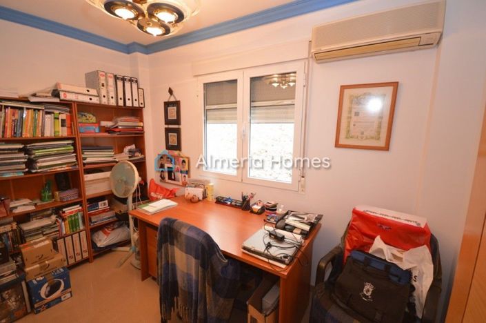 Image No.12-4 Bed Townhouse for sale