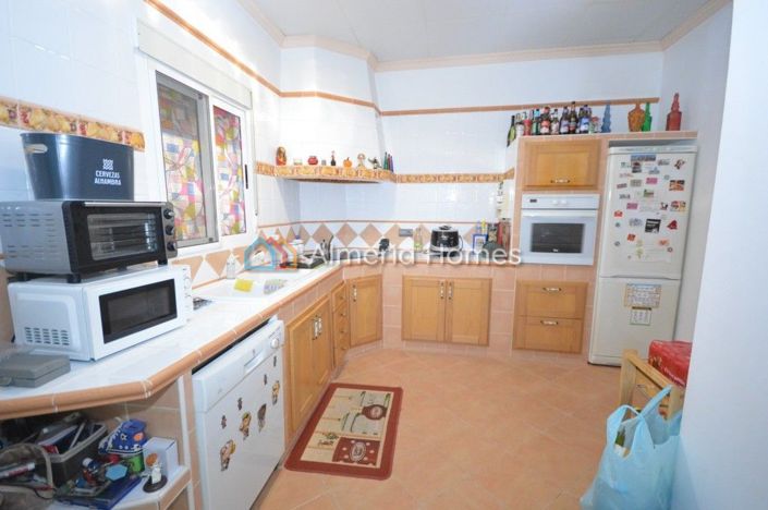 Image No.4-4 Bed Townhouse for sale