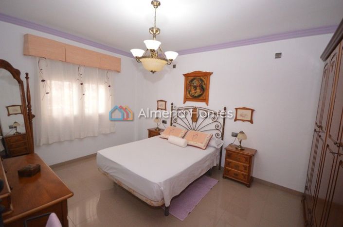 Image No.8-4 Bed Townhouse for sale