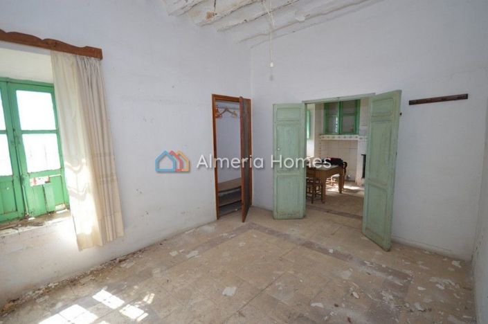 Image No.12-3 Bed Country House for sale