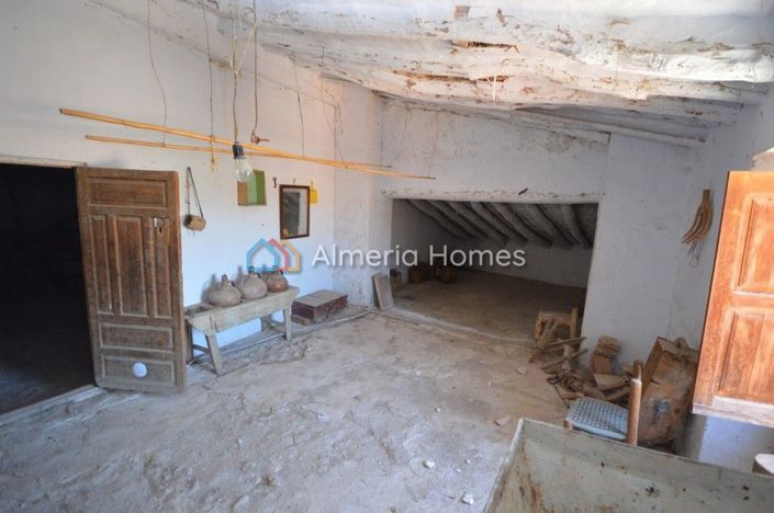 Image No.16-3 Bed Country House for sale