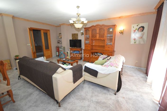 Image No.2-3 Bed Townhouse for sale