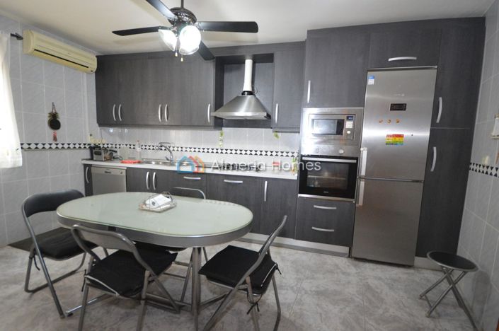 Image No.4-3 Bed Townhouse for sale