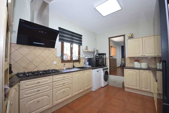 Image No.15-5 Bed Country House for sale