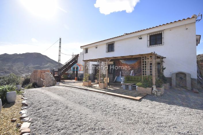 Image No.8-5 Bed Country House for sale