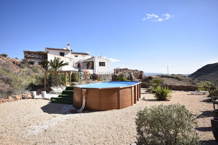 Image No.10-5 Bed Country House for sale