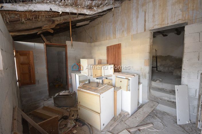 Image No.9-2 Bed Country House for sale