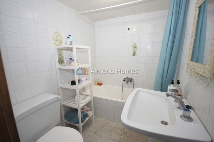 Image No.21-4 Bed Townhouse for sale