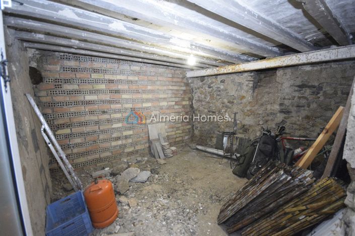 Image No.26-4 Bed Townhouse for sale