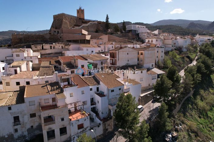 Image No.28-4 Bed Townhouse for sale