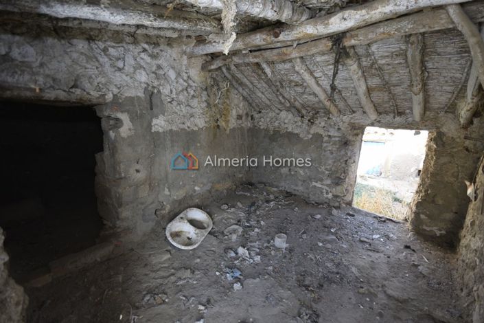 Image No.15-2 Bed Country House for sale